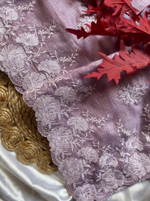 Lilly - Image 3